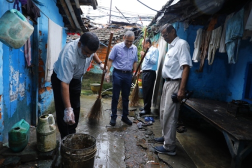 Swachata Hee Sewa – Cleanliness Drive in the Labour line, Calcutta Jute Mill Co. Ltd. on 20 September 2018 in presence of Shri A Madhukumar Reddy, Joint Secretary (Jute), Ministry of Textiles Swachata Hee Sewa – Cleanliness Drive in the Labour line, Calcutta Jute Mill Co. Ltd. on 20 September 2018 in presence of Shri A Madhukumar Reddy, Joint Secretary (Jute), Ministry of Textiles