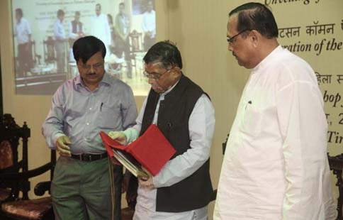 Hon'ble union Textile Minister Shri Santosh Kumar Gangwar at the foundation stone laying ceremony of Patsan Bhavan on 1st Sep 2015 Hon'ble union Textile Minister Shri Santosh Kumar Gangwar at the foundation stone laying ceremony of Patsan Bhavan on 1st Sep 2015