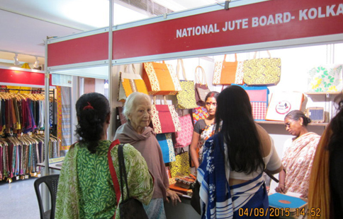 Shyuti Shaili - Weaving Style, 2015 at Birla Academy of Art & Culture, Kolkata Shyuti Shaili - Weaving Style, 2015 at Birla Academy of Art & Culture, Kolkata