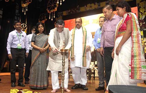 Lighting of lamp by dignitaries at National Seminar on Jute Diversified Products at Kolkata Lighting of lamp by dignitaries at National Seminar on Jute Diversified Products at Kolkata