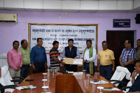 Shri S B Singh, Secretary NJB interacting with Jute farmers of the districts of Magadh and Katihar in presence of Director CRIJAF, Joint Director(A)/NJB and other Scientists of CRIJAF