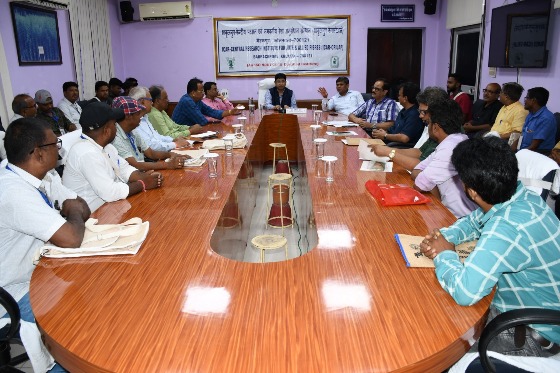 Shri S B Singh, Secretary NJB interacting with Jute farmers of the districts of Magadh and Katihar in presence of Director CRIJAF, Joint Director(A)/NJB and other Scientists of CRIJAF Shri S B Singh, Secretary NJB interacting with Jute farmers of the districts of Magadh and Katihar in presence of Director CRIJAF, Joint Director(A)/NJB and other Scientists of CRIJAF