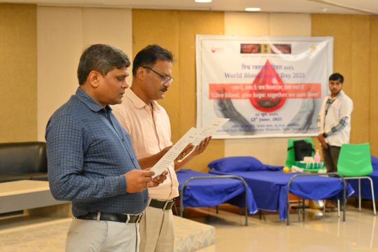 Some glimpses of Blood Donation Camp organised by National Jute Board on the eve of World Blood Donor Day. Auspicious Day started with pledge taking ceremony administered by Secretary Shri Shashi Bhushan Singh followed by blood donation.