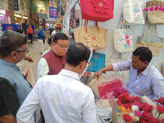 Jute Fair at City Centre 2, New Town, Kolkata was inaugurated on 28 September 2024 by Shri Moloy Chandan Chakrabortty, Jute Commissioner, Ministry of Textile, Govt. of India. The Fair will End on 6th October 2024 Jute Fair at City Centre 2, New Town, Kolkata was inaugurated on 28 September 2024 by Shri Moloy Chandan Chakrabortty, Jute Commissioner, Ministry of Textile, Govt. of India. The Fair will End on 6th October 2024