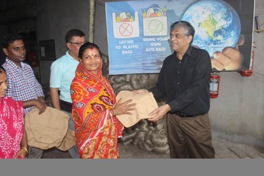 Distribution of Jute Bag on 21 September 2019 by Shri Sanjay Sharan, JS (FIBRE), Ministry of Textiles, Govt. of India at Jute Unit (Ecotex)