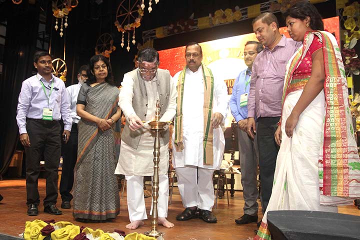 Lighting of lamp by dignitaries at National Seminar on Jute Diversified Products at Kolkata