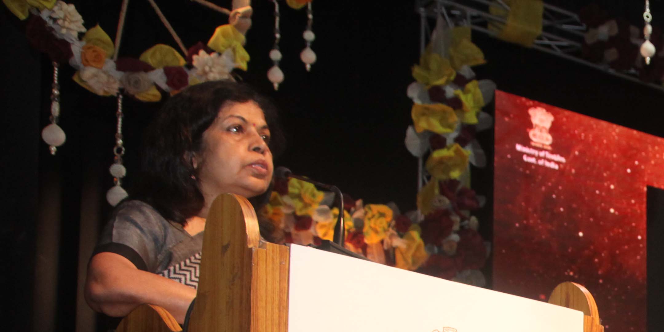 Ms. Rashmi Verma, Secretary (Textiles) addressing at National Seminar on Jute Diversified Products at Kolkata