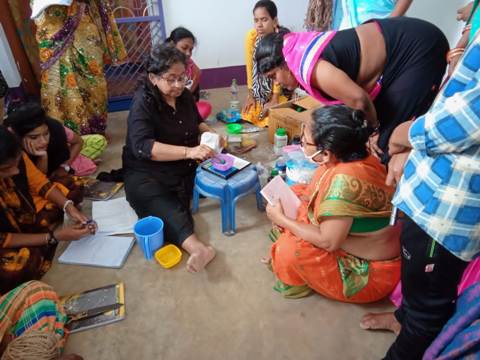 Glimpse of Dyeing of Woolanized Jute by trainees at ROSA, Cuttack, Odisha from 05/04/2022 to 09/04/2022. Glimpse of Dyeing of Woolanized Jute by trainees at ROSA, Cuttack, Odisha from 05/04/2022 to 09/04/2022.